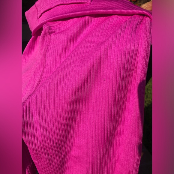 NWOT Victoria Secret Seamless Ribbed Leggings Size Medium Short - Picture 5 of 7